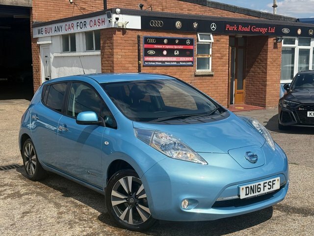 Nissan Leaf Hatchback Blue