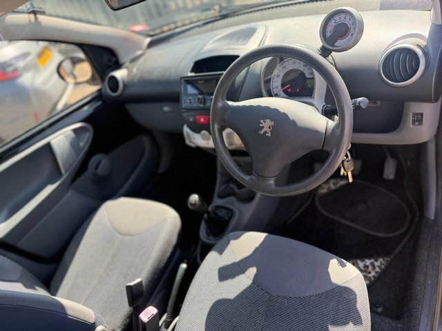 Peugeot 107 Urban Silver #12
