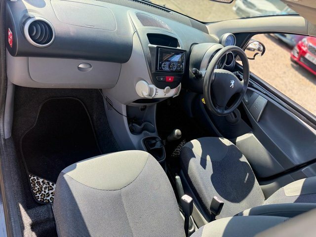 Peugeot 107 Urban Silver #9