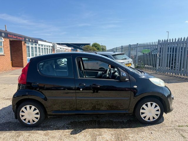 Peugeot 107 Hatchback Black #2