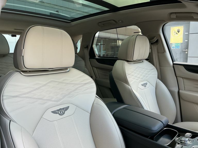 Bentley Bentayga 4.0 V8 S Touring Spec Estate  #24