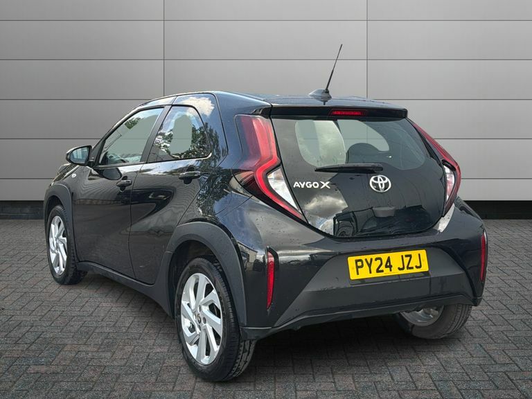 Toyota Aygo X Edge White #18