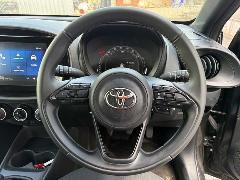 Toyota Aygo X Edge White #13