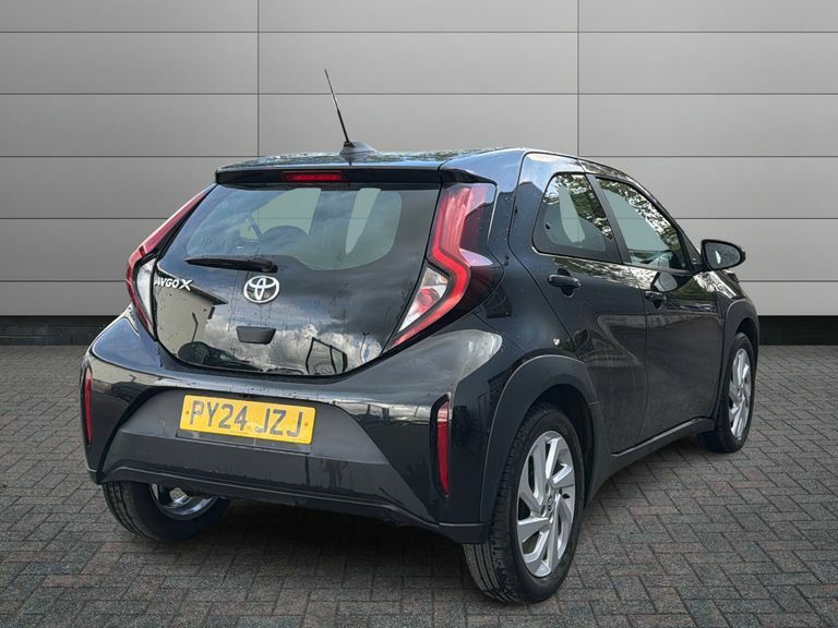 Toyota Aygo X Edge White #2