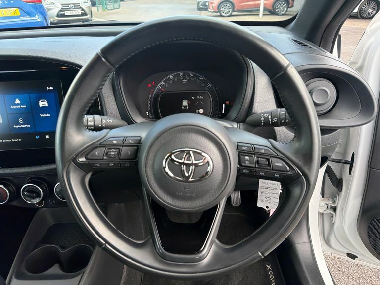 Toyota Aygo X Pure White #13