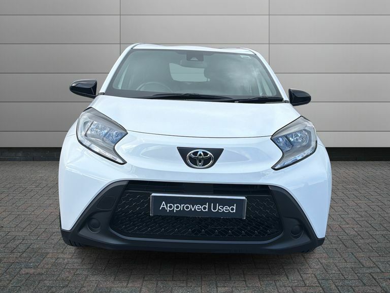 Toyota Aygo X Pure White #5