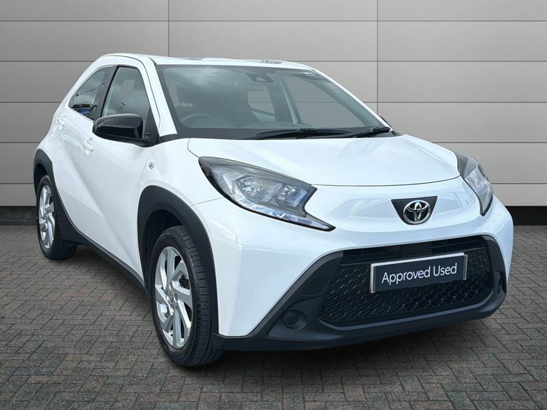 Toyota Aygo X Pure White #1