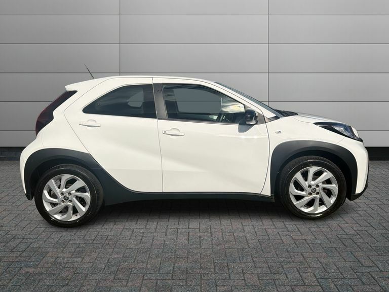 Toyota Aygo X Pure White #3