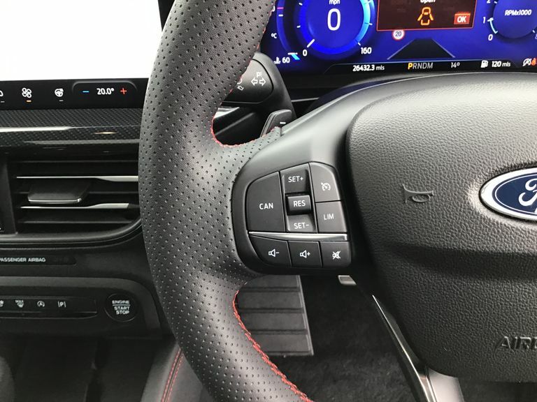 Ford Focus 1.0T Ecoboost St-line X Estate E White #14