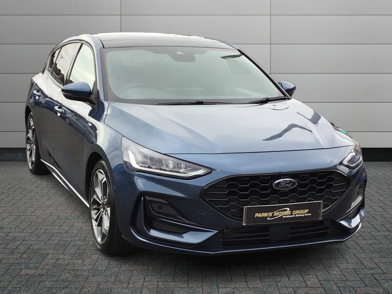 Ford Focus 1.0T Ecoboost St-line X Estate E White #1