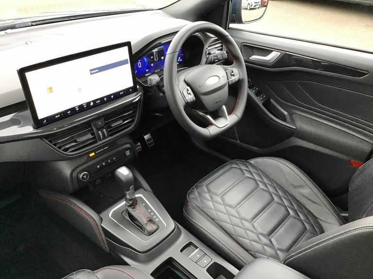 Ford Focus 1.0T Ecoboost St-line X Estate E White #2