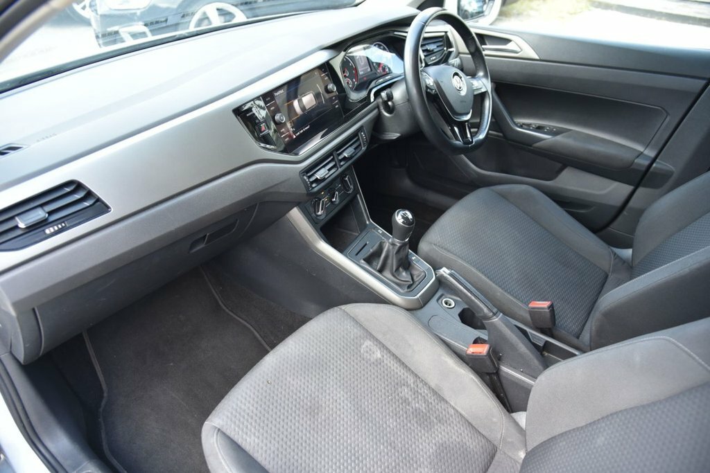 Volkswagen Polo Mk6 Hatchback 1.0 Tsi 95Ps Match 16 Las Min Silver #19