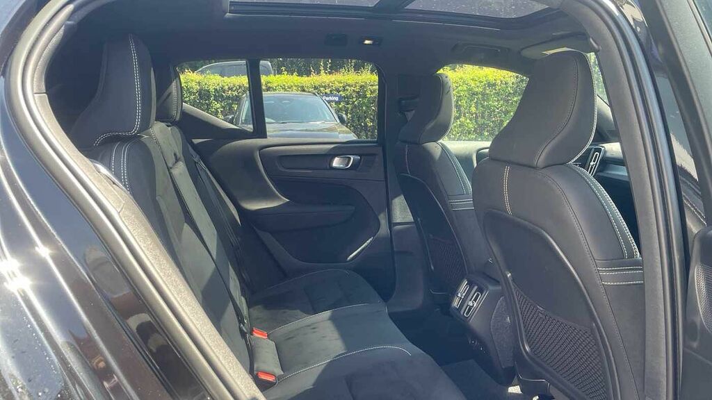 Volvo XC40 Ultimate, B4 Mild Hybrid, Dark CF23XTT Black #6
