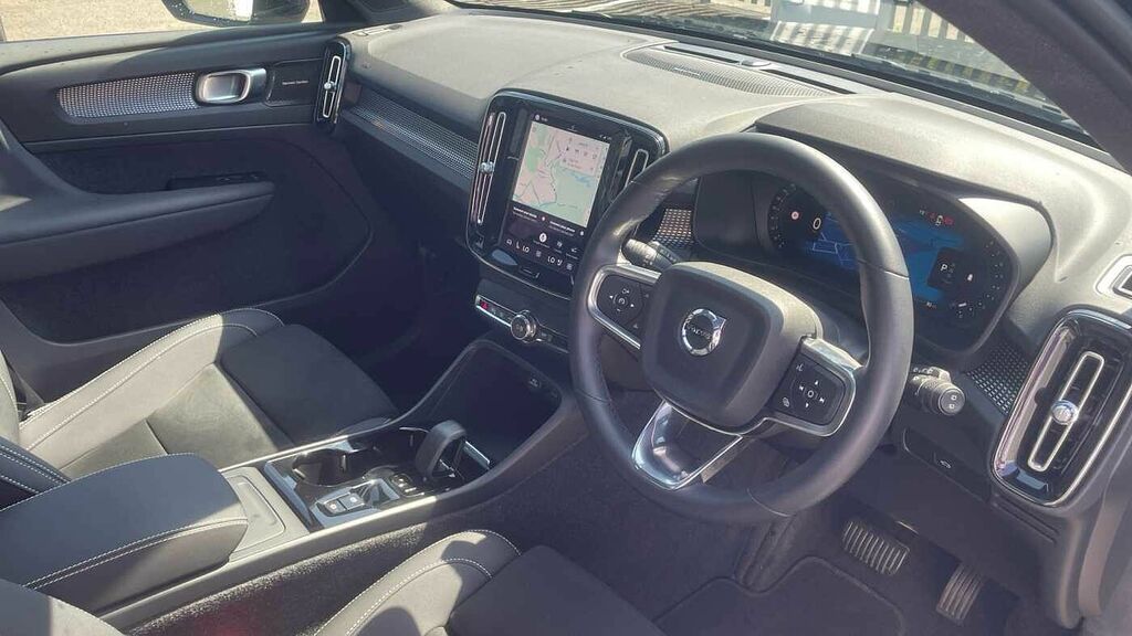 Volvo XC40 Ultimate, B4 Mild Hybrid, Dark CF23XTT Black #4