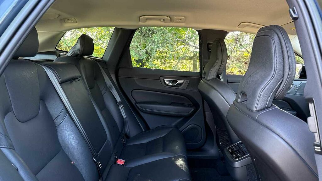 Volvo XC60 Plus, B5 Awd Mild Hybrid, Dark LG72SRY Blue #6