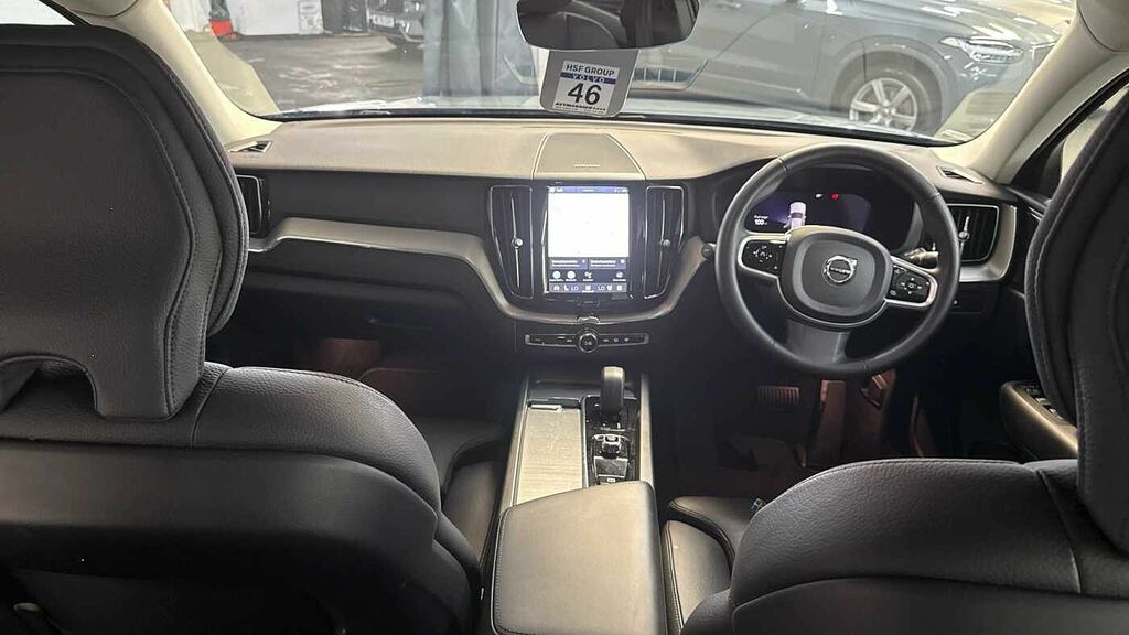 Volvo XC60 B5 P Awd Plus Dark Grey #5