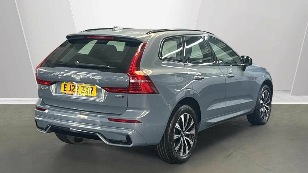 Volvo XC60 B5 P Awd Plus Dark Grey #2