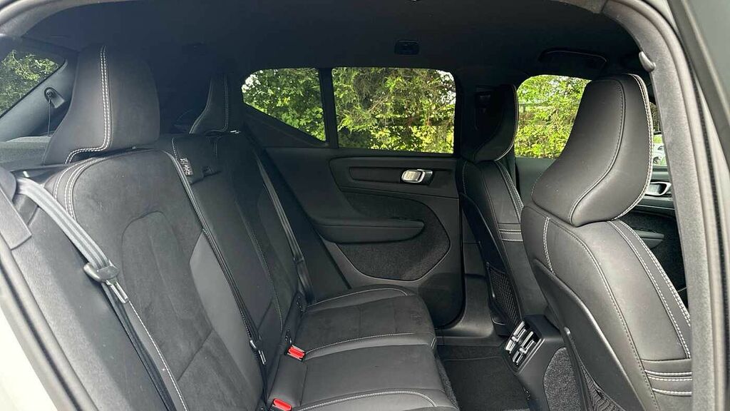 Volvo XC40 B3 P Plus Dark White #6