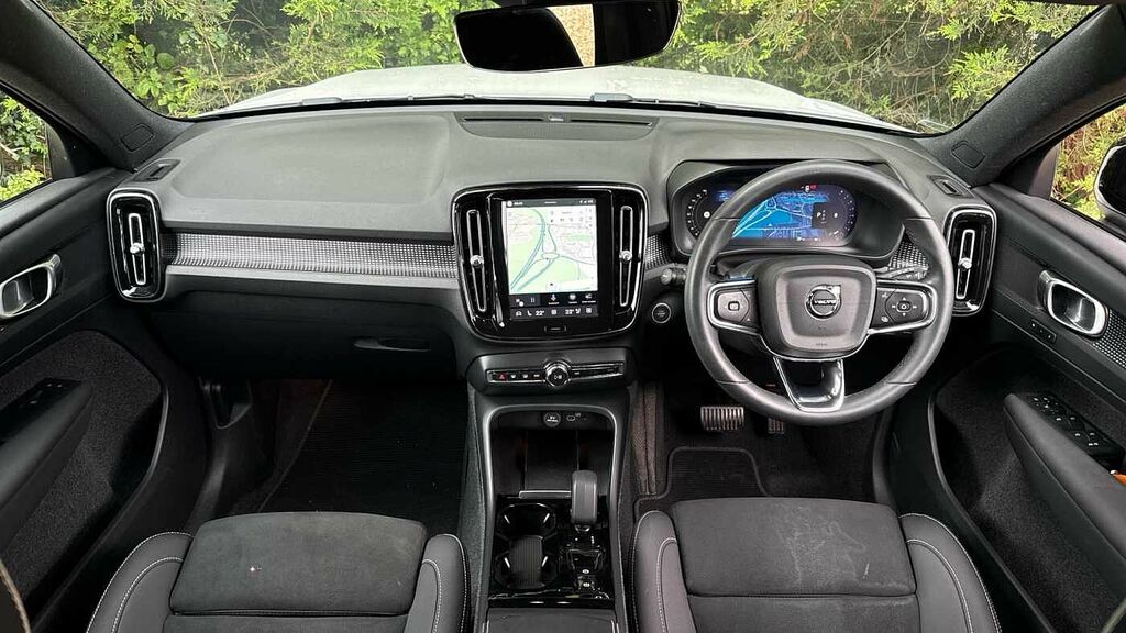 Volvo XC40 B3 P Plus Dark White #5