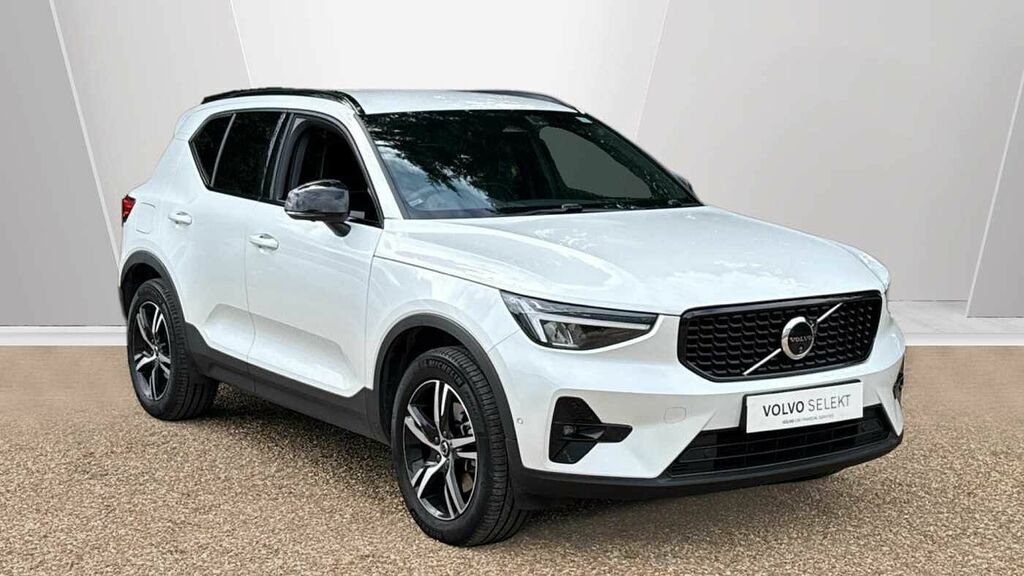 Volvo XC40 B3 P Plus Dark White