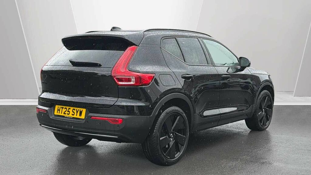 Volvo XC40 B4 P Black Edition Plus Black #2