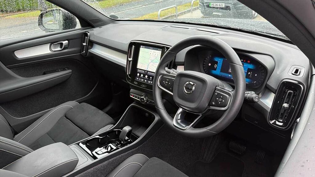 Volvo XC40 B4 P Black Edition Plus Black #4
