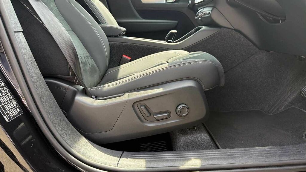 Volvo XC40 Ultra, B4 Mild Hybrid, Dark White #28