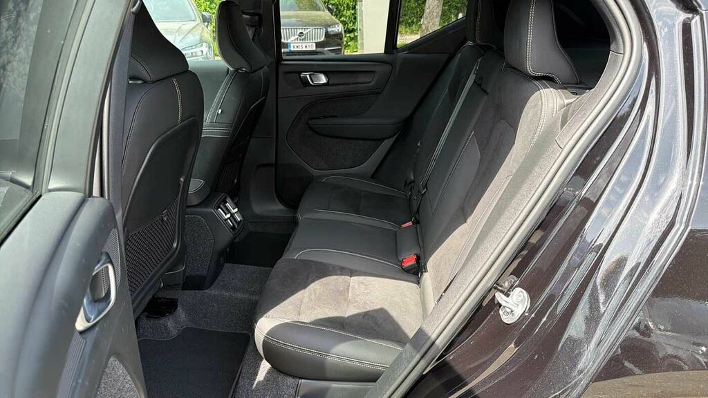 Volvo XC40 Ultra, B4 Mild Hybrid, Dark White #30