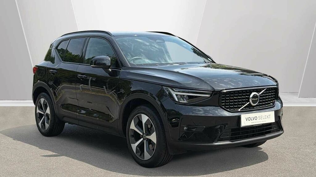 Volvo XC40 B4 P Plus Dark Black
