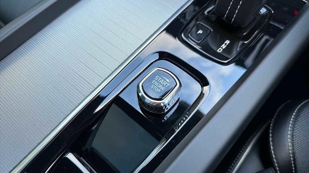 Volvo XC60 Recharge R-design Pro, T8 Awd Plug-in Hybrid Black #26