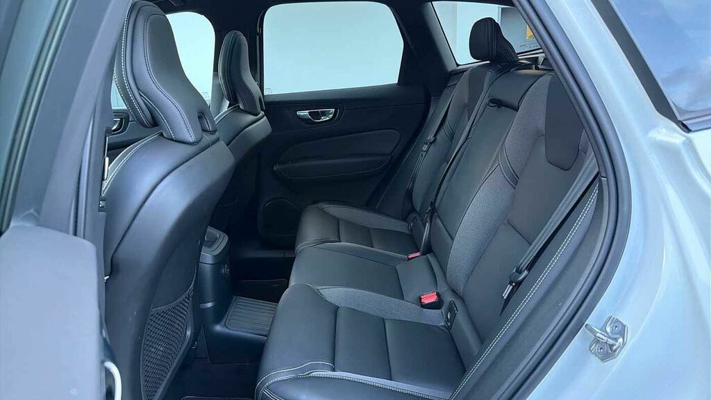 Volvo XC60 Recharge R-design Pro, T8 Awd Plug-in Hybrid Black #31