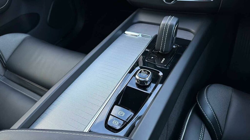 Volvo XC60 Recharge R-design Pro, T8 Awd Plug-in Hybrid Black #25