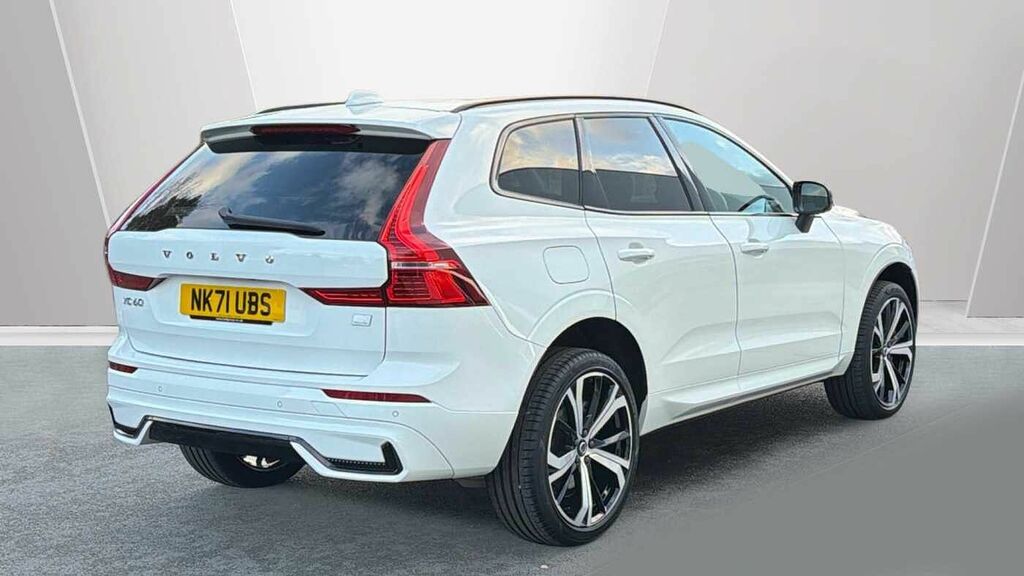 Volvo XC60 2.0 T8 Recharge Phev R Design Pro Awd White #2