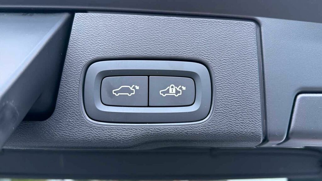 Volvo XC60 Recharge R-design Pro, T8 Awd Plug-in Hybrid Black #33