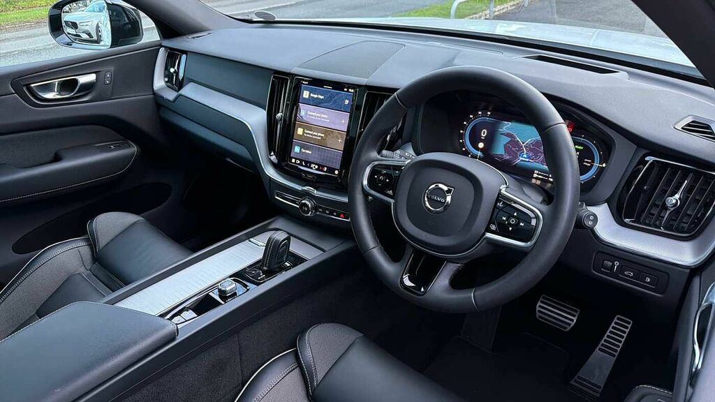 Volvo XC60 2.0 T8 Recharge Phev R Design Pro Awd White #4