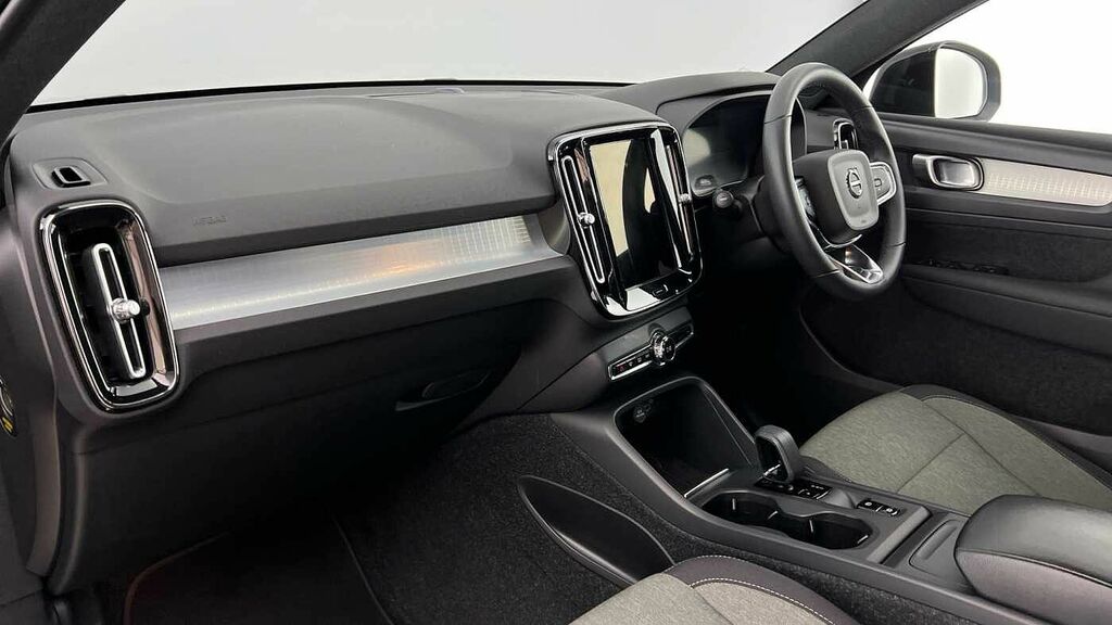 Volvo XC40 Core, B3 Mild Hybrid, Black #6