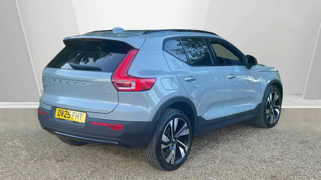 Volvo XC40 B4 P Plus Dark Grey #2