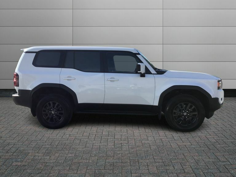 Toyota Land Cruiser 2.8D 205 Commercial GY25AZA White #3