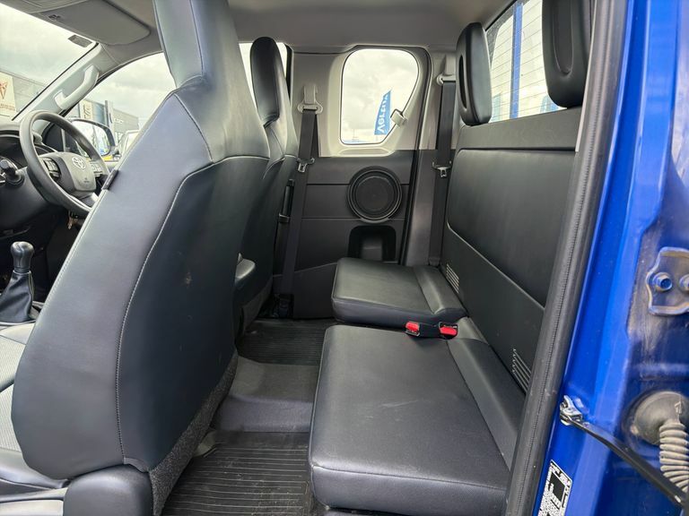 Toyota HILUX Active Extra Cab Pick Up 2.4 D-4d Orange #7