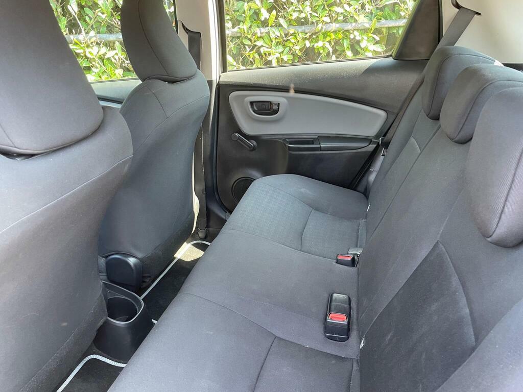Toyota Yaris Design 1.5 Navigation Protection Brown #4
