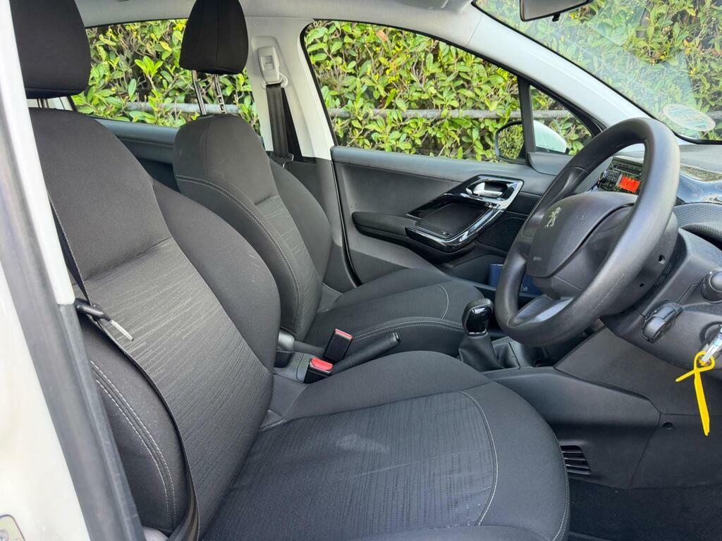 Peugeot 208 1.0 Puretech Access A C Euro 6 White #4