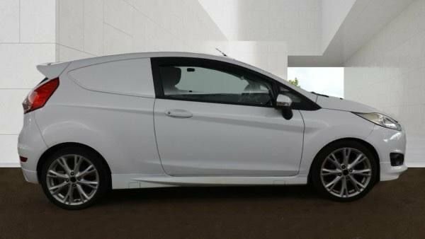 Ford Fiesta 1.6L Sport White #3