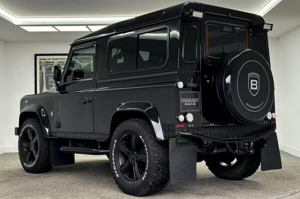 Land Rover Defender Bespoke Edition Black #2
