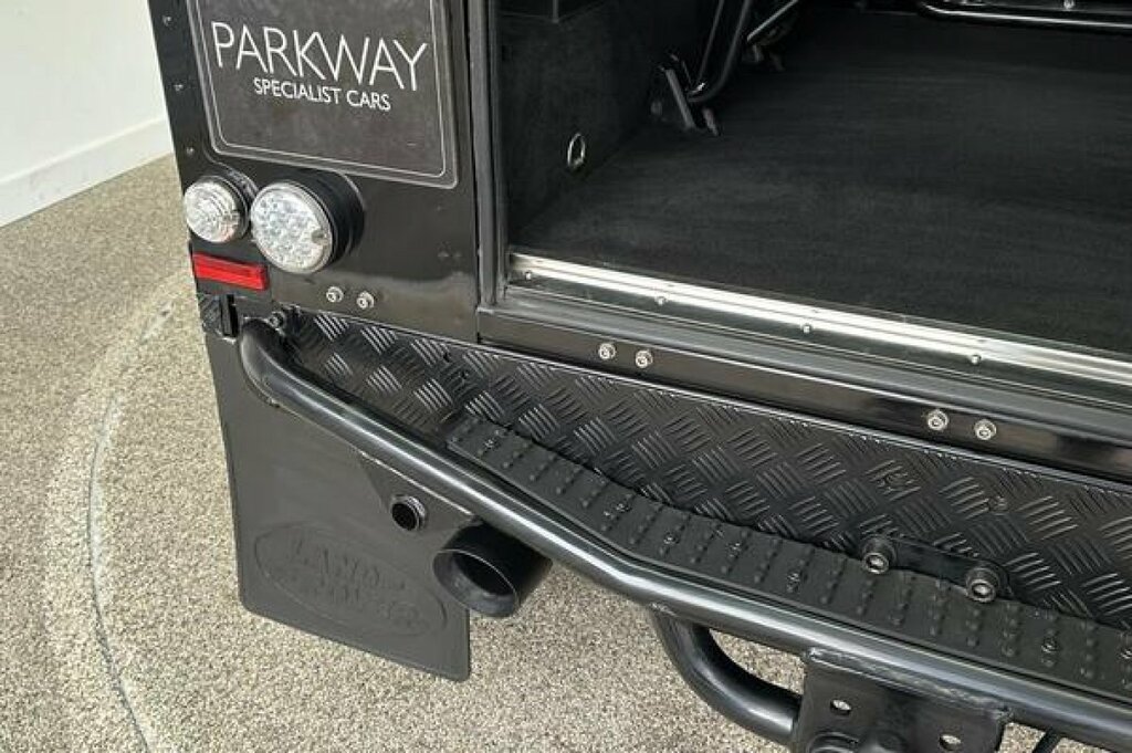 Land Rover Defender 110 2.2 Tdci Xs Utility Wagon 4Wd Mwb Euro 5 U465 Black #18