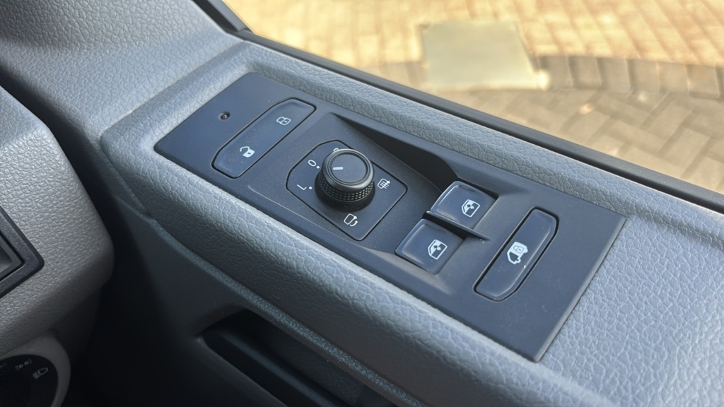 Volkswagen Transporter T28 Highline Tdi  #25