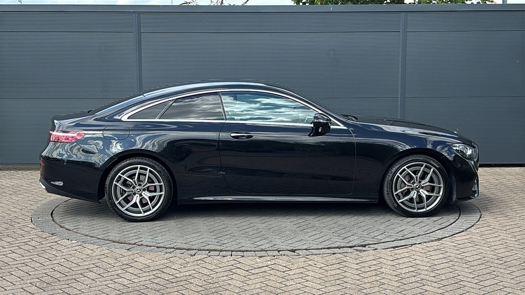 Mercedes-Benz E Class E220d Amg Line Premium 9G-tronic 194 Ps Black #4