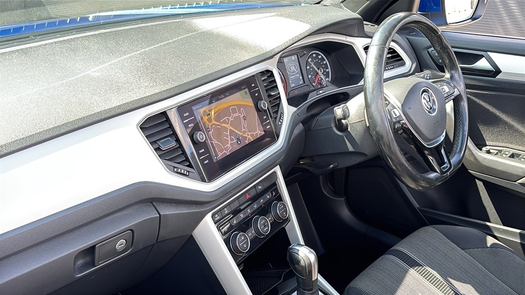 Volkswagen T-Roc 1.5 Tsi Design Dsg 150 Ps Silver #2