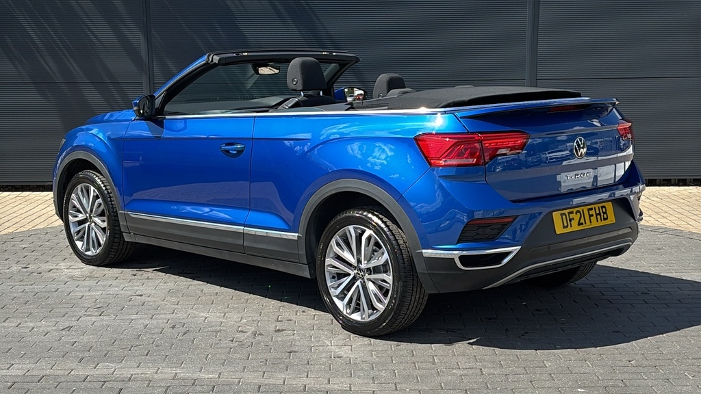 Volkswagen T-Roc 1.5 Tsi Design Dsg 150 Ps Silver #3