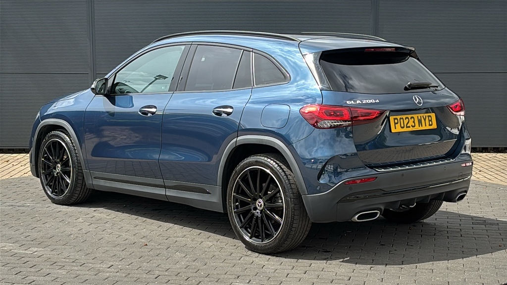 Mercedes-Benz GLA Class Gla 200D Amg Line Premium Plus Night Ed Blue #3