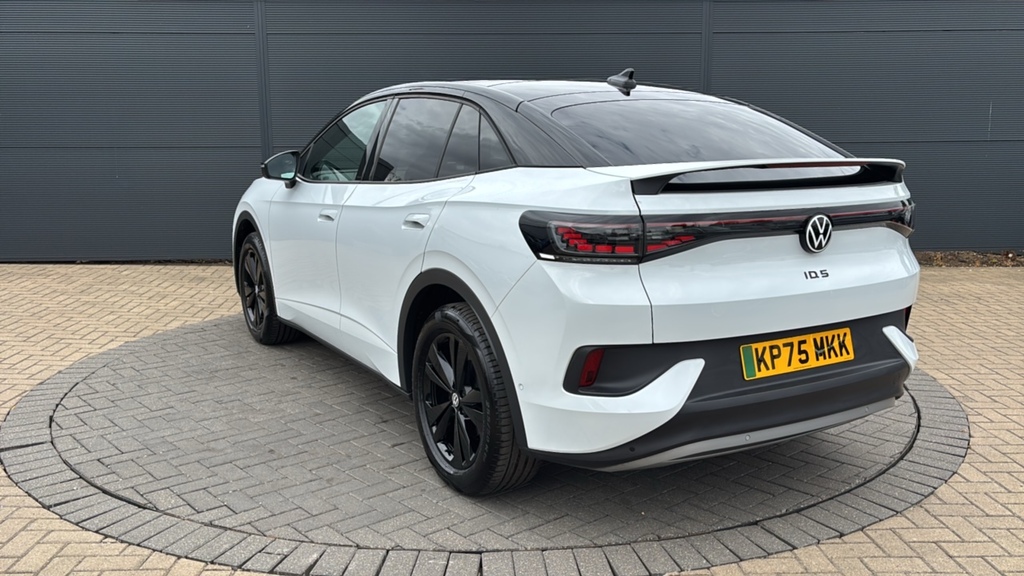 Volkswagen ID.5 210Kw Black Edition Pro 77Kwh 286 Ps White #3